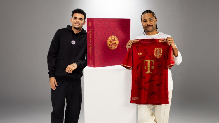 星空体育app下载-拜仁推出125周年豪华纪念书附送签名球衣，售价12500欧