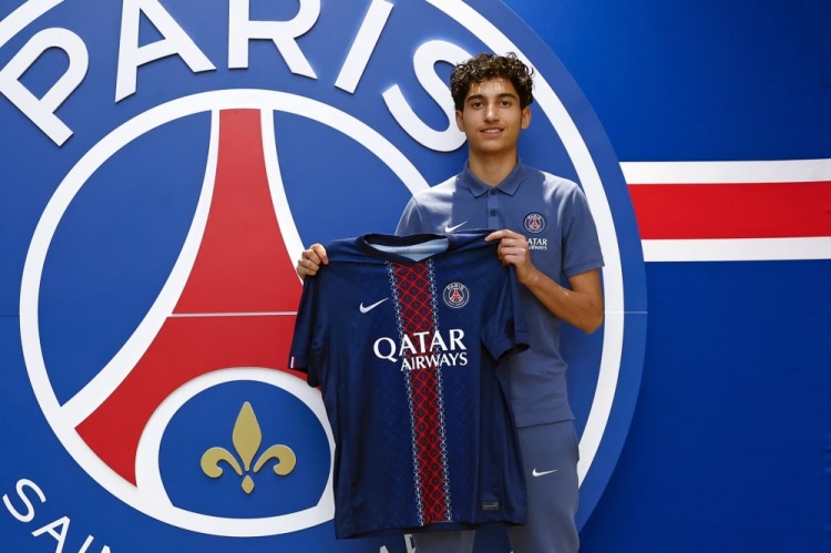 星空体育app下载-投资未来！官方：巴黎与17岁小将加勒布、巴特贝达特签青训合同